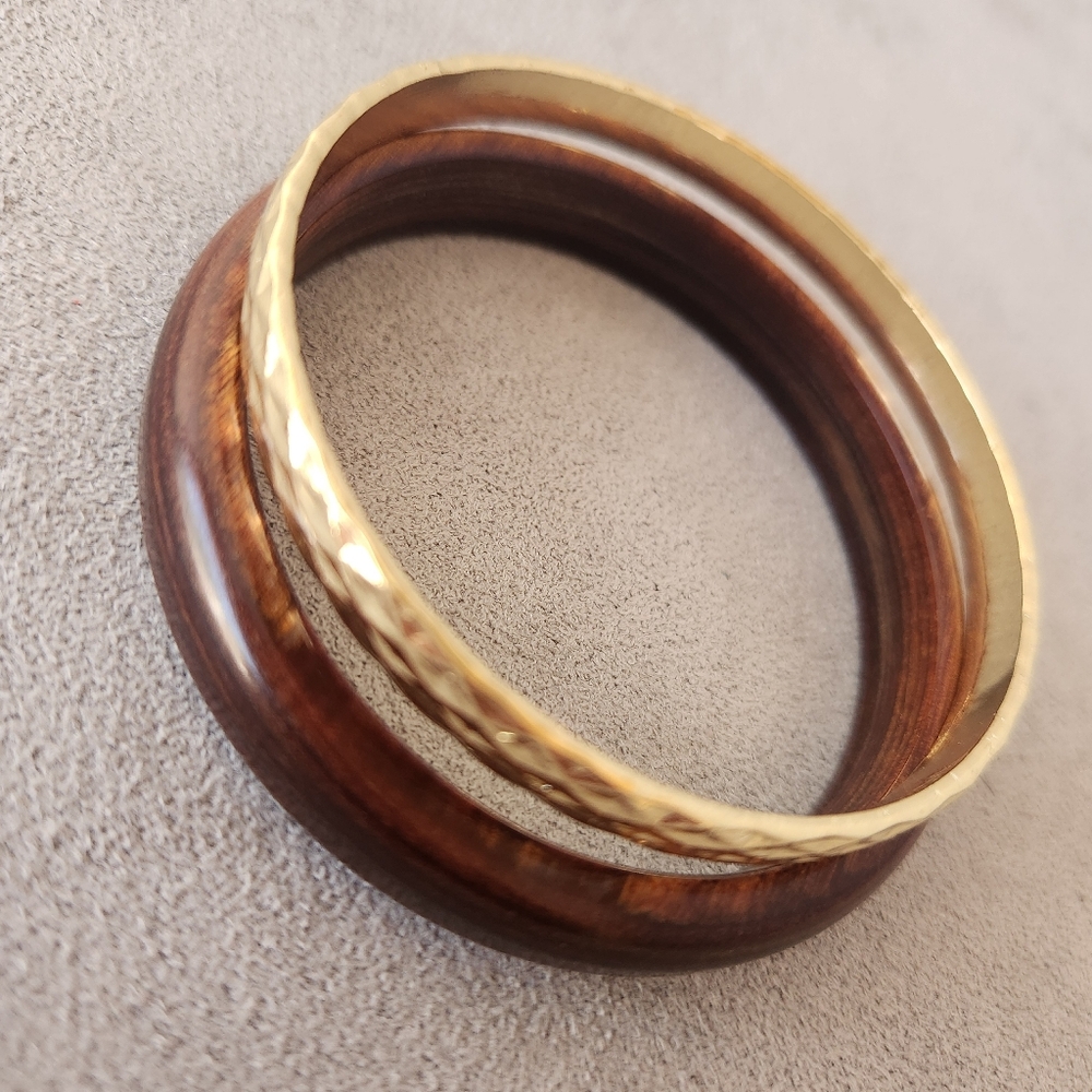Bangle bracelets lot 2 golden metal textured brown wood bohochic artsy jewelry